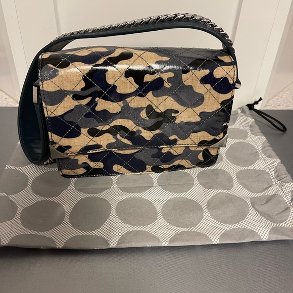 Camouflage Designs by Vera Bradley Shoulder Bag with Storage Bag NWT